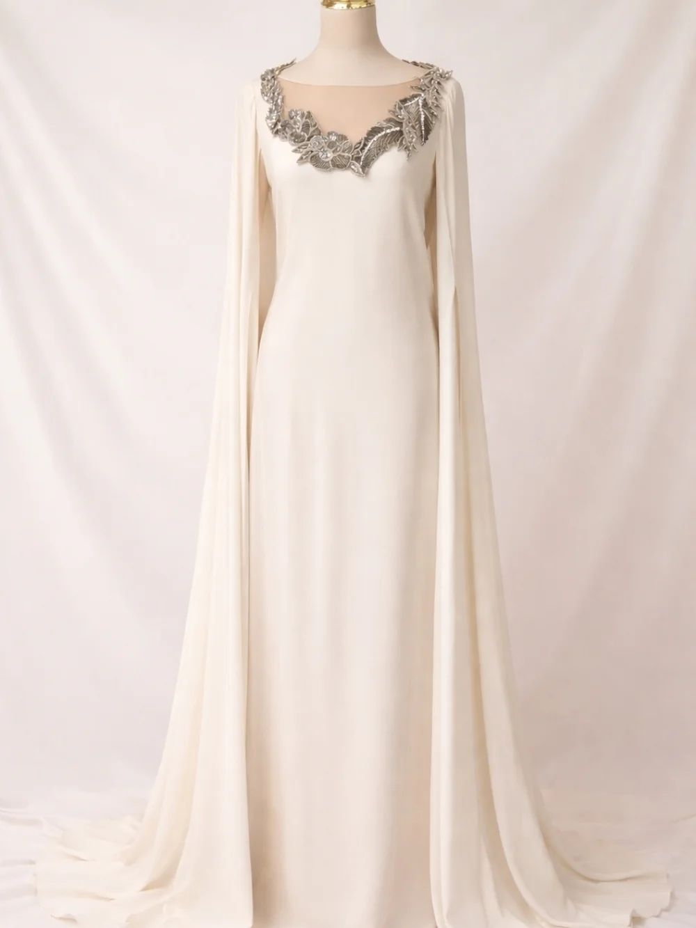 Oscar de la Renta Silk Cape Gown Embellished Neckline $12,315 NWT Size S Maxi - Picture 1 of 16